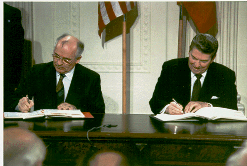 Signing the INF treaty
